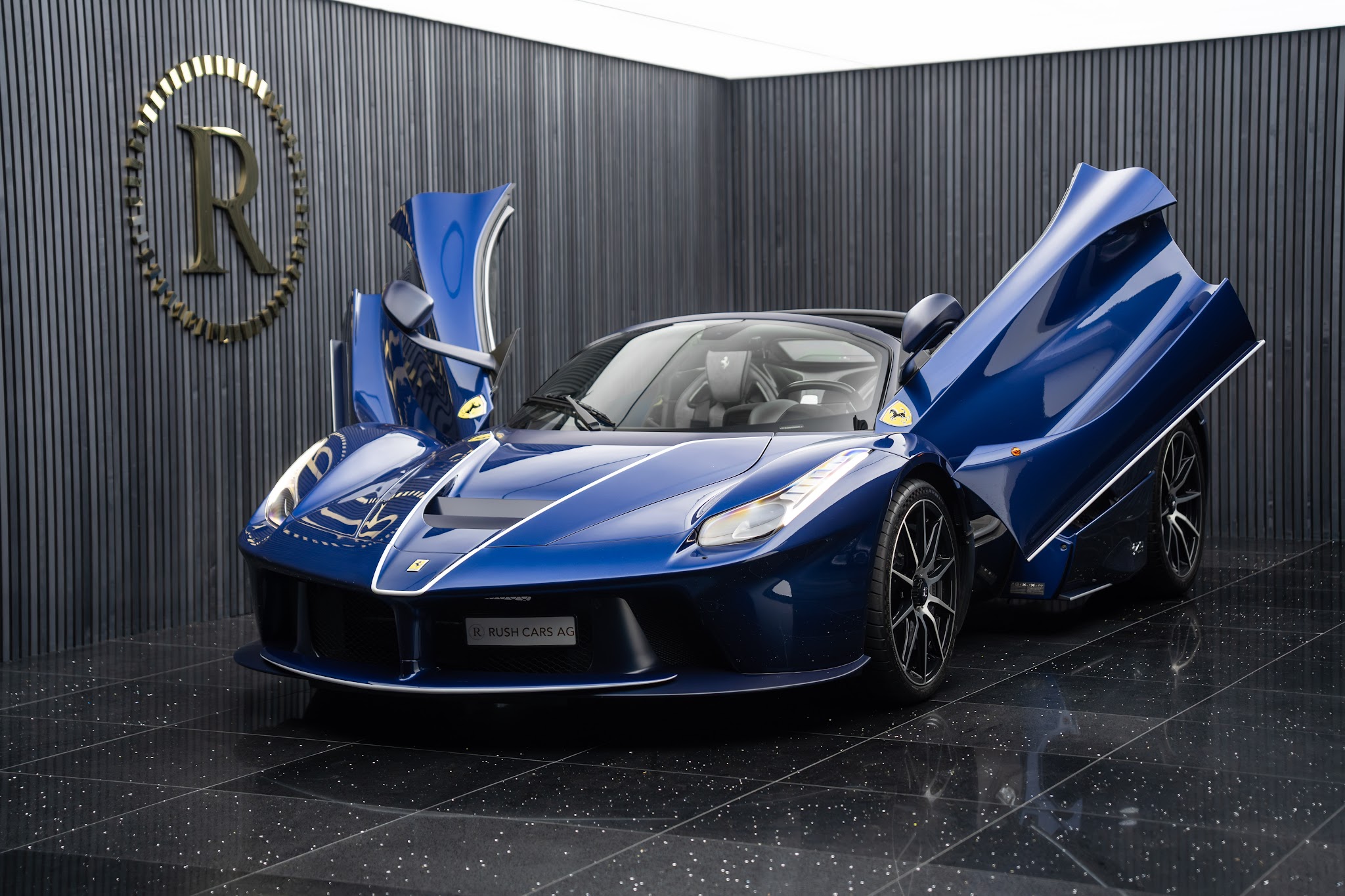 Fahrzeuge im Showroom von Rush Cars AG
